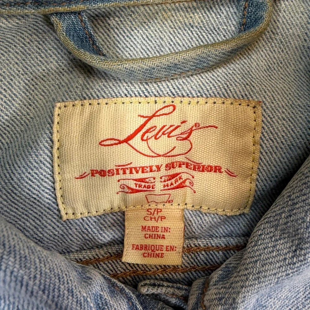 Levis levi positively